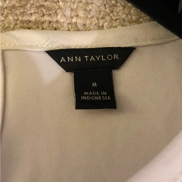 Ann Taylor Cream / Off-White Blouse - Size M / Medium - Picture 5 of 8